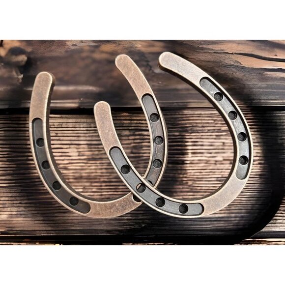 HORSESHOES SET OF 2- Western wedding party favor, Cowboy Wedding Decor, Crafts, - Picture 4 of 5